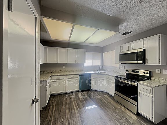 3rd image of 11822 Greenwood Village Dr