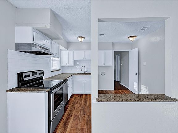 4th image of 4208 Huckleberry Cir