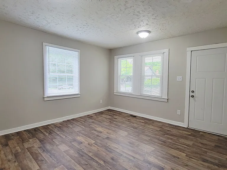 417 Pine St — Photo 4