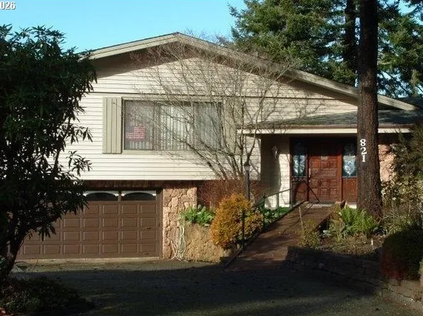 821 Paradise Ln, Brookings, OR 97415