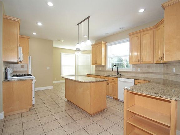 4th image of 257 Georgetown Ct