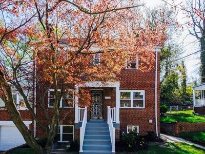 2020 32nd Pl SE, Washington, DC, 20020