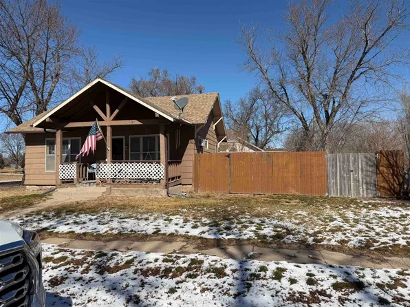 201 E Alice St., Wallace, NE 69169