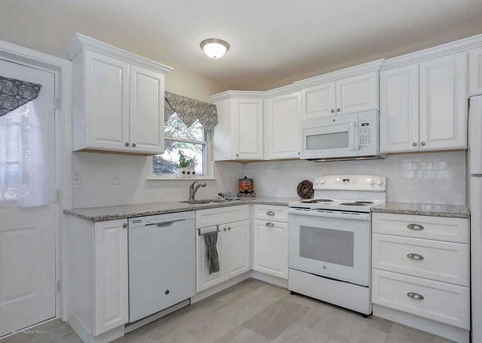 1st image of 513A Lilac Ln