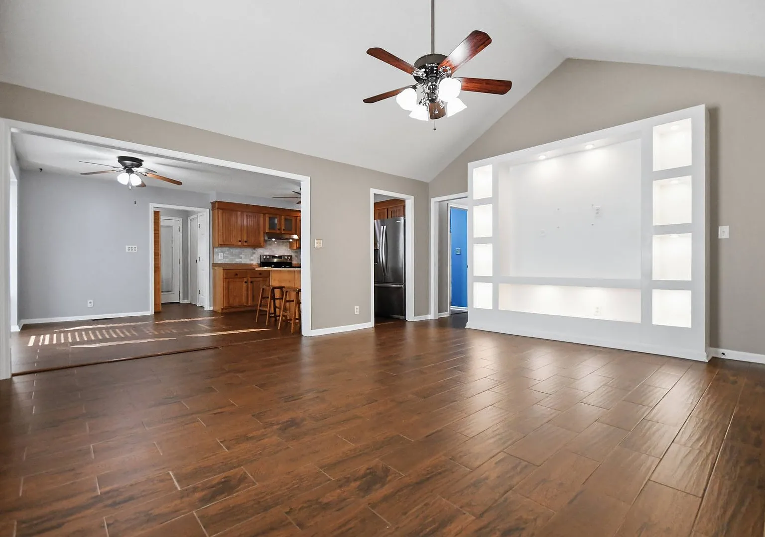 Pet Friendly Three Bedroom with Basement! — Photo 3