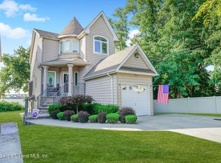 287 Ellis St, Staten Island, NY 10307