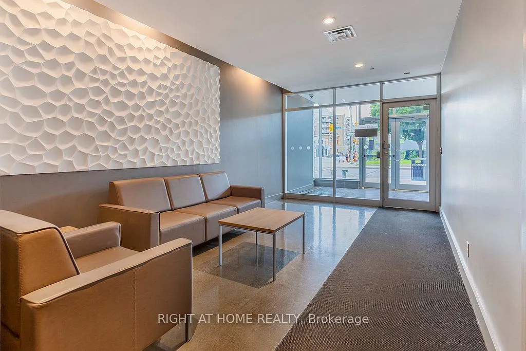 1 bed, $2,395 — Photo 3