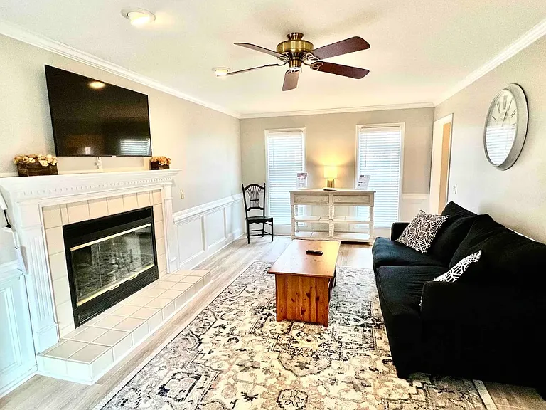 19 Boxwood Dr — Photo 7