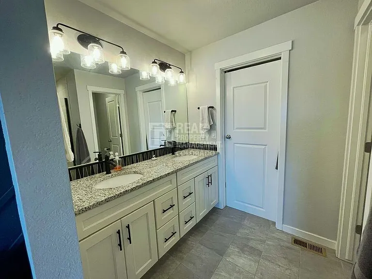 4183 Parkwood Trl — Photo 18