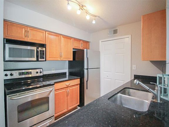 5th image of 3310 Haviland Ct APT 204