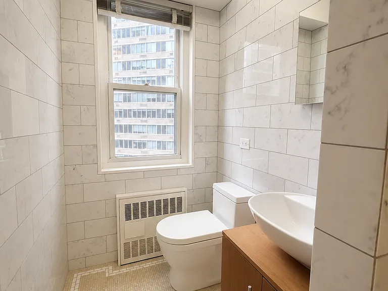 400 E 54th St #12F — Photo 11