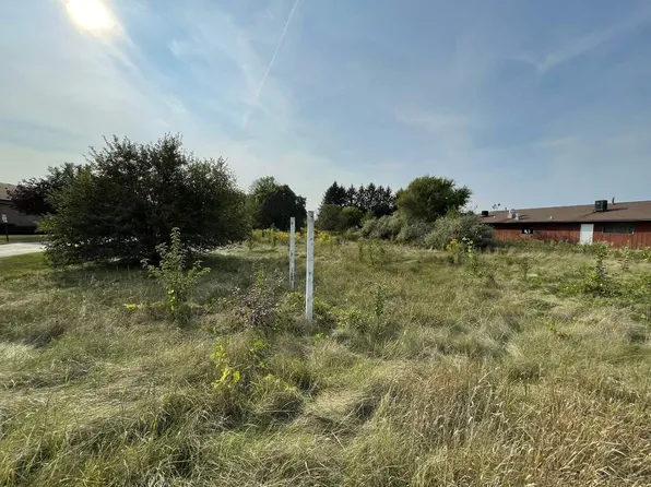 5870 Cleveland Ave, Stevensville, MI 49127