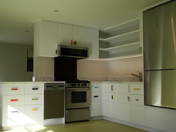 3rd image of 3248 Ellenda Ave