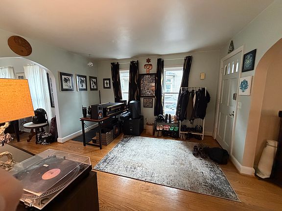 4th image of 263 Averill Ave