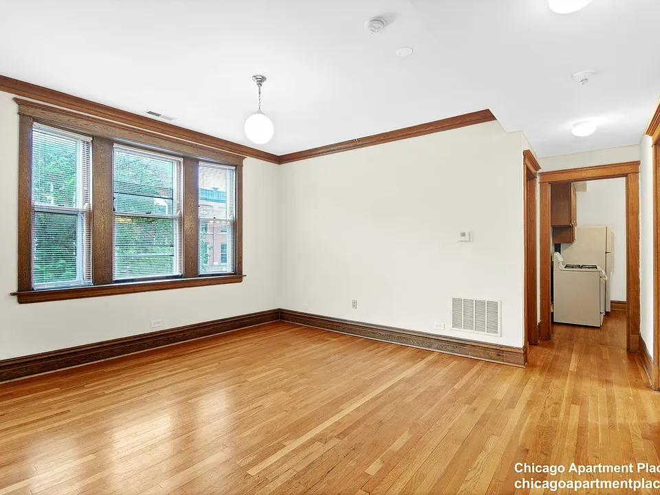 3600 N Hermitage Ave #2
