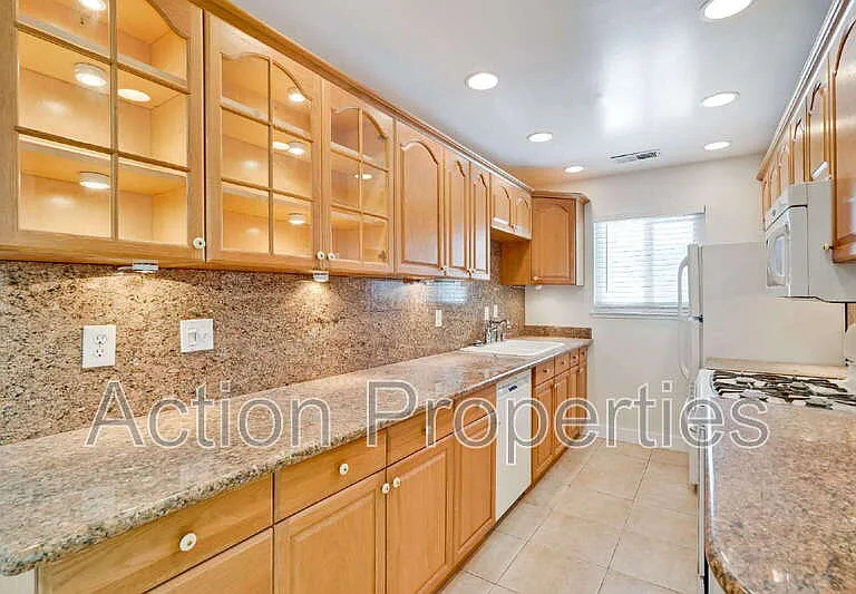 2280 Brentwood Ct — Photo 8