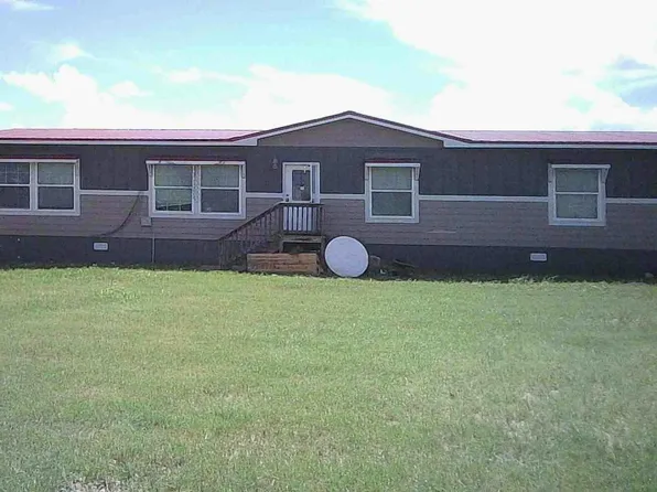 705 Armbrecht St, Winters, TX 79567