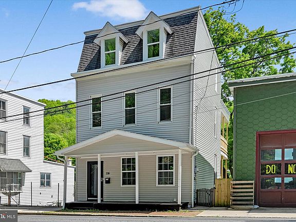 3rd image of 114 E Main St