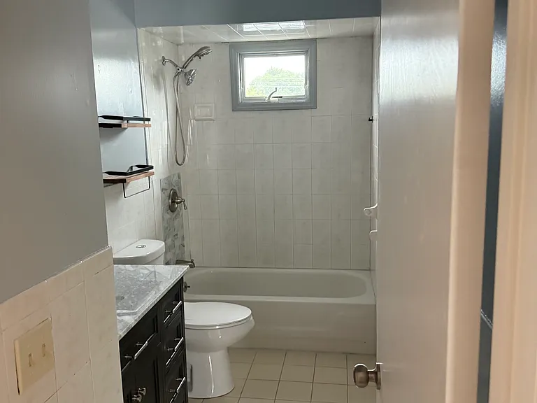715 Mack Pl #2 — Photo 11