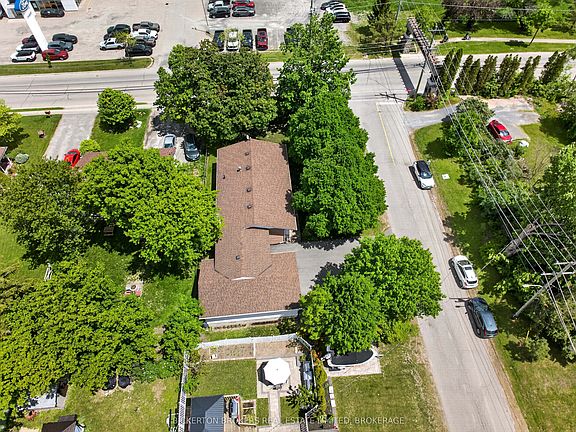 4th image of 90 Ann St