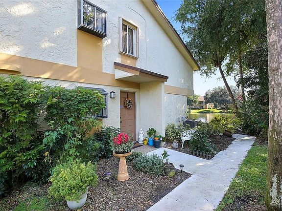 4th image of 409 S Gardens Drive #104