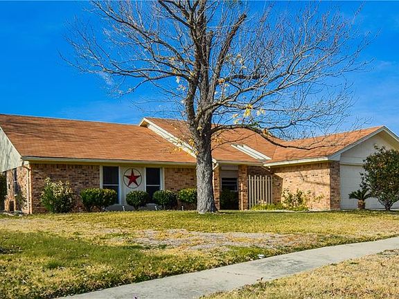 2nd image of 205 Petunia Cir