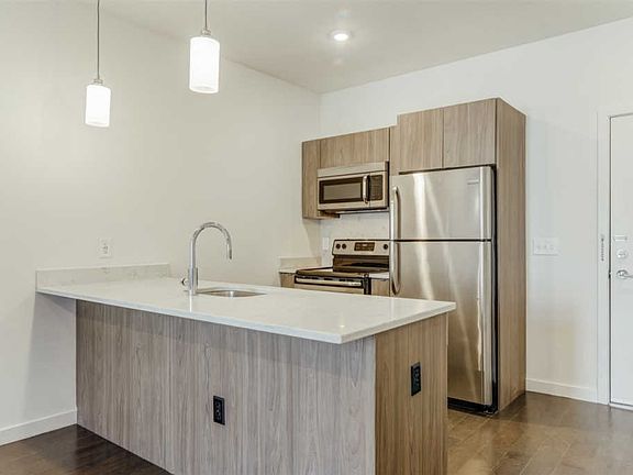 3rd image of 361 Newark Ave APT 501