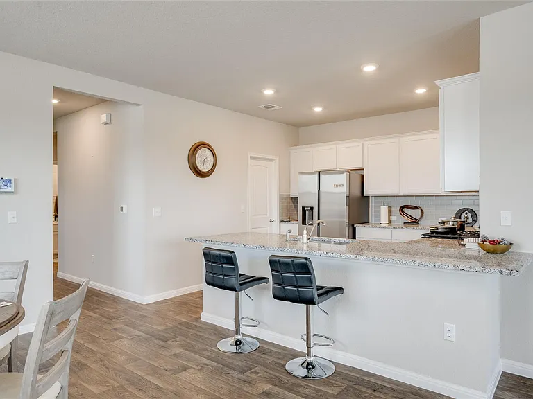 102 Rainmaker Cv — Photo 3