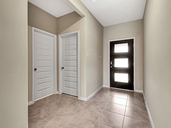 4th image of 3105 Memorial Way