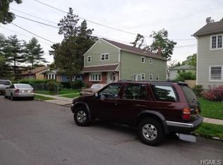 195 Garden St, Westbury, NY 11590