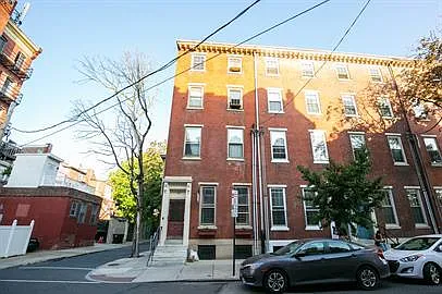 409 S 9th St — Photo 13