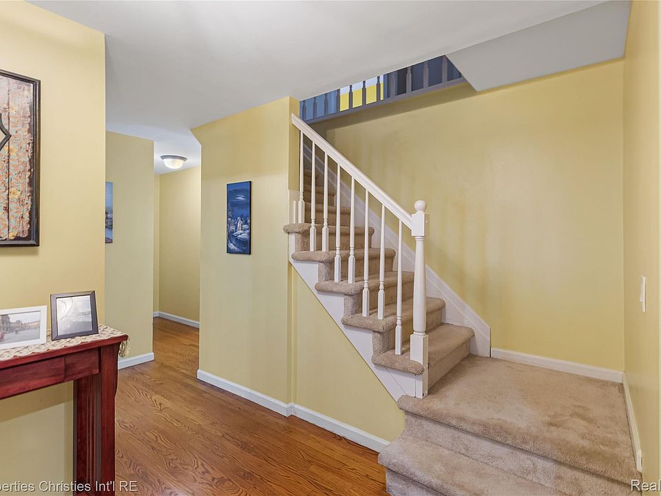 41101 Croydon Ct, photo 20