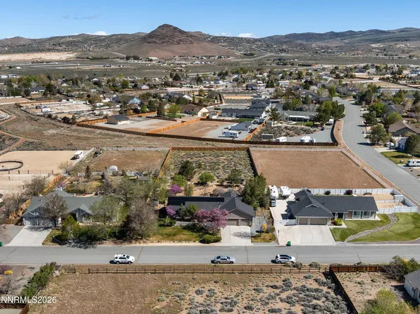 230 Sunlit Ter, Sparks, NV 89441