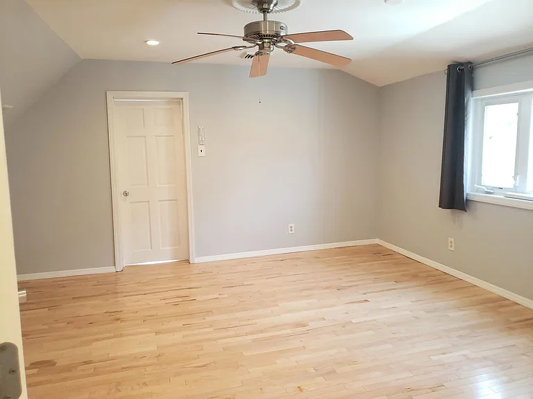 130 Grant Ave — Photo 14