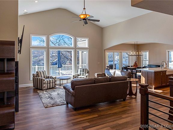 2nd image of 262 Cordoba Point