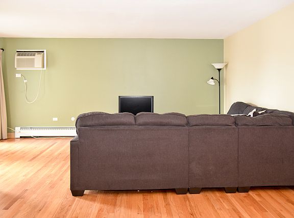 4th image of 3021 Paris Ave APT 202