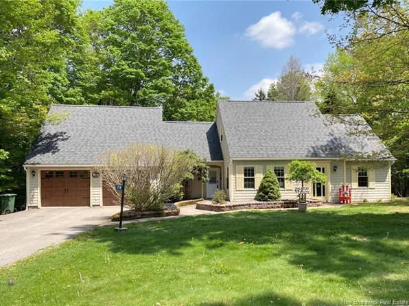 74 Highfield Rd, Douglas, NB E3G 7P3