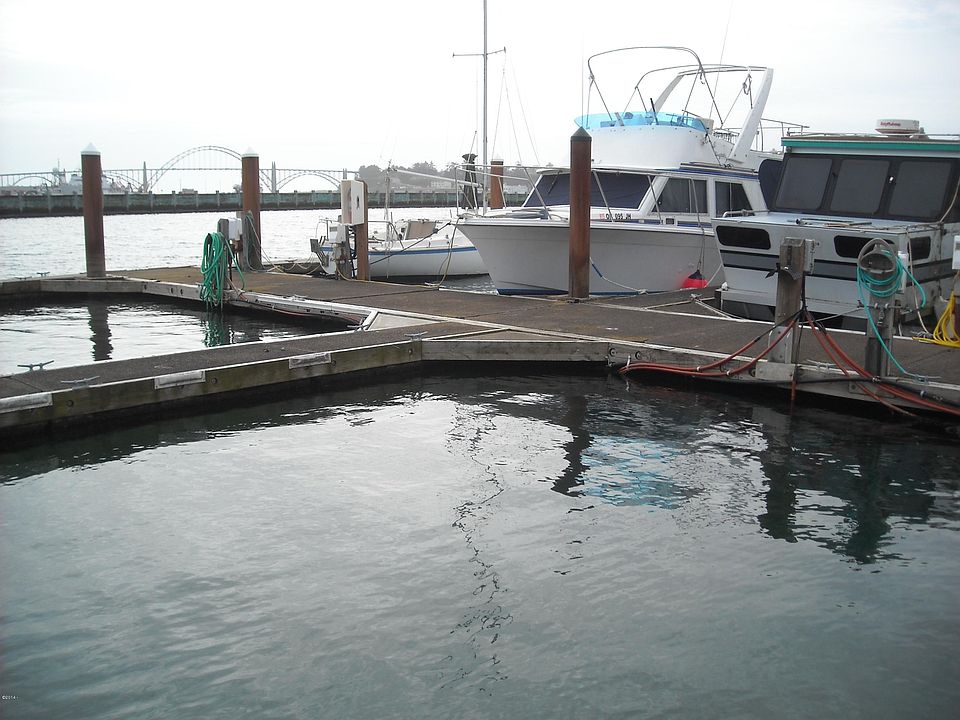 2nd image of Bay Boulevard Moorage #M-112