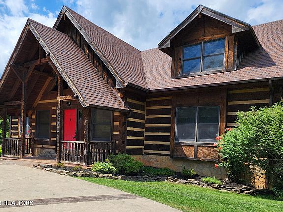 2nd image of 3675 Mountain View Ln