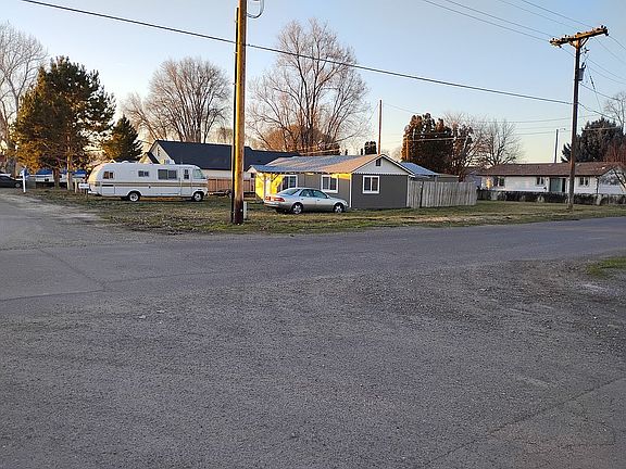 2nd image of 602 W Nevada Ave