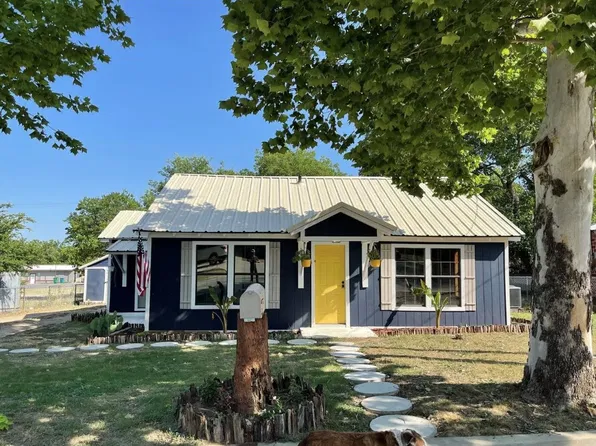 905 E Hook St, Stephenville, TX 76401