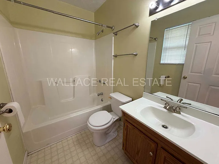 3175 Dutch Valley Rd — Photo 6