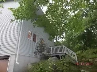 815 S County Trl, Exeter, RI 02822