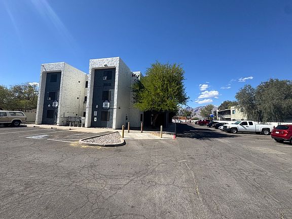 3rd image of 3949 E Monte Vista Dr APT 103