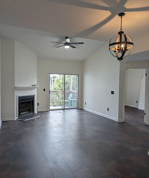 4230 Wilshire Blvd #304-D