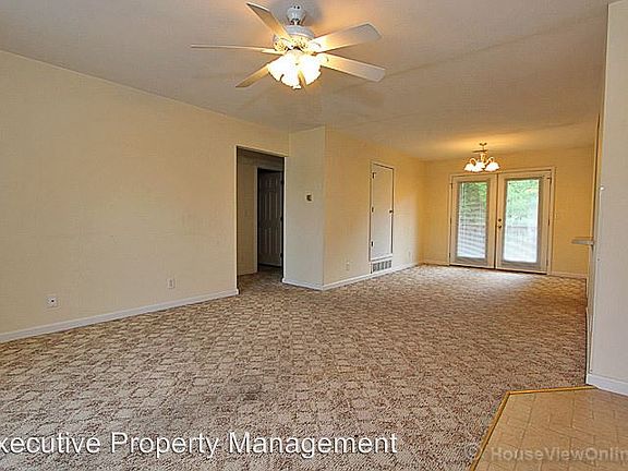 4th image of 2839 Hemlock Ct APT 4