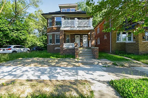 1923 W Bethune - James Landy Photo 1
