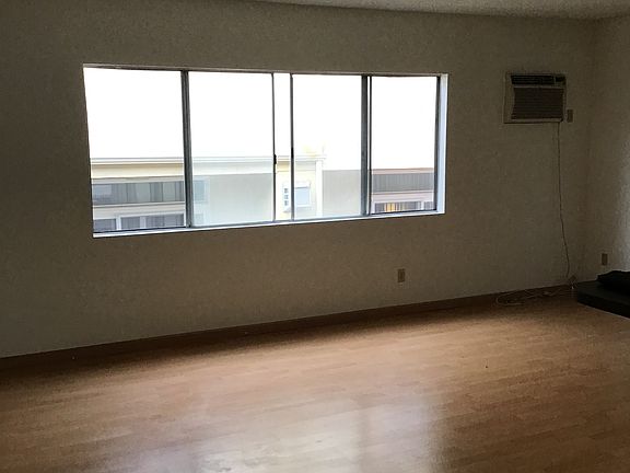 2nd image of 3631 Empire Dr