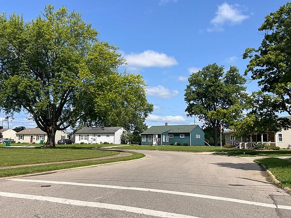 5th image of 304 Middle Dr
