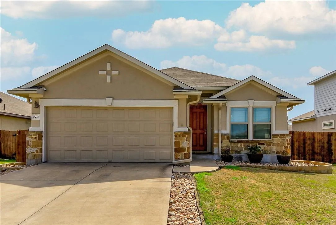 3 bed, 2.0 bath, 1925 sqft, $2,195 — Photo 1